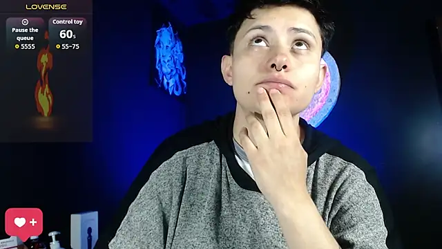 Snapshot of girl_intense444 chatting on 09/19/25, 01:01 girl intense444 online show from 09/19/25, 01:01