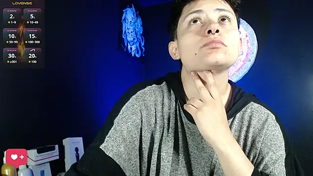 Snapshot of girl_intense444 chatting on 09/24/25, 01:03 girl intense444 online show from 09/24/25, 01:03