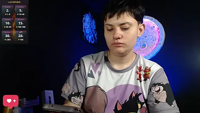 Snapshot of girl_intense444 chatting on 09/28/25, 01:38 girl intense444 online show from 09/28/25, 01:38