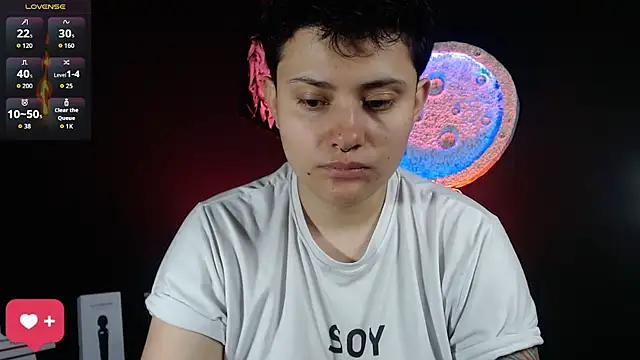 Snapshot of girl_intense444 chatting on 10/03/25, 01:08 girl intense444 online show from 10/03/25, 01:08