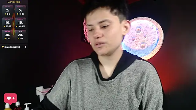 Snapshot of girl_intense444 chatting on 10/07/25, 12:35 girl intense444 online show from 10/07/25, 12:35