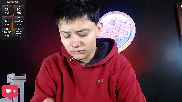 Snapshot of girl_intense444 chatting on 10/08/25, 12:36 girl intense444 online show from 10/08/25, 12:36