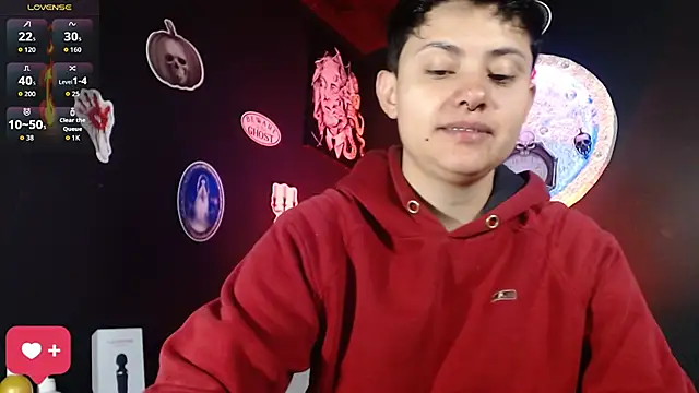 Snapshot of girl_intense444 chatting on 10/14/25, 01:01 girl intense444 online show from 10/14/25, 01:01