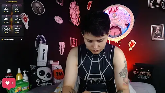 Snapshot of girl_intense444 chatting on 10/17/25, 12:52 girl intense444 online show from 10/17/25, 12:52