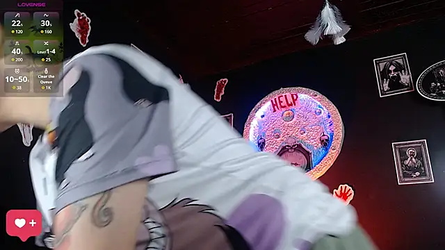 Snapshot of girl_intense444 chatting on 10/24/25, 12:56 girl intense444 online show from 10/24/25, 12:56