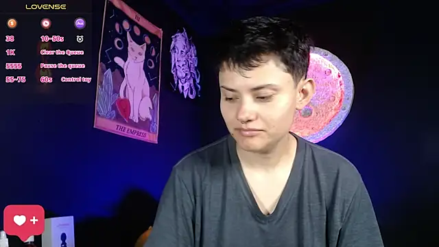 girl intense444 online show from 11/18/25, 01:04