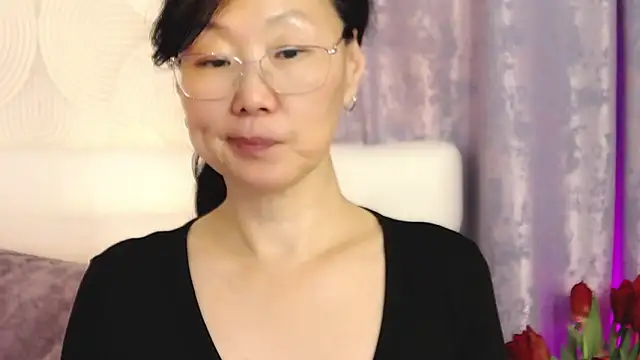 Snapshot of Asian_legs chatting on 03/10/25, 04:03 Asian legs online show from 03/10/25, 04:03