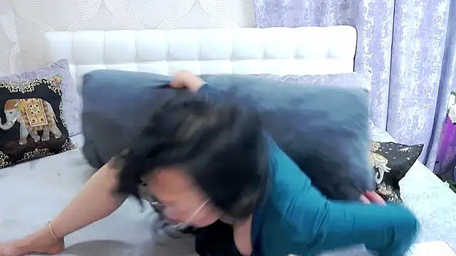 Snapshot of Asian_legs chatting on 09/16/25, 10:49 Asian legs online show from 09/16/25, 10:49