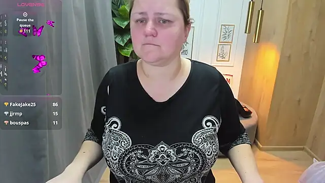 ScarlettSoft online show from 12/24/24, 12:00