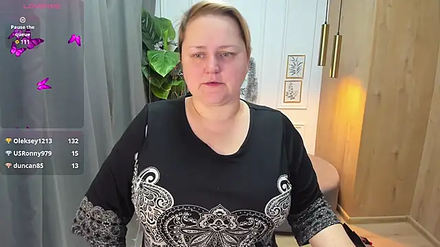 ScarlettSoft online show from 12/26/24, 12:05