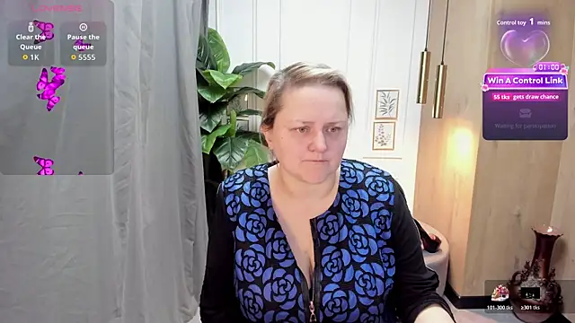 Snapshot of ScarlettSoft chatting on 04/10/26, 05:23 ScarlettSoft online show from 04/10/26, 05:23