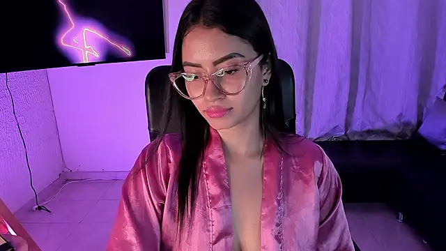 Snapshot of PaulinaBelushi chatting on 02/13/25, 11:58 PaulinaBelushi online show from 02/13/25, 11:58