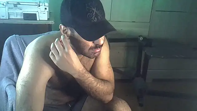 Snapshot of MILITARS chatting on 10/30/25, 11:27 MILITARS online show from 10/30/25, 11:27