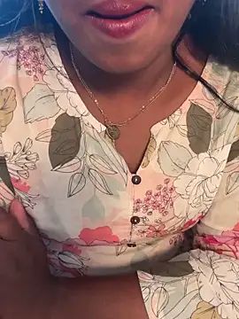 Snapshot of Dhiyapink chatting on 03/25/26, 06:30 Dhiyapink online show from 03/25/26, 06:30