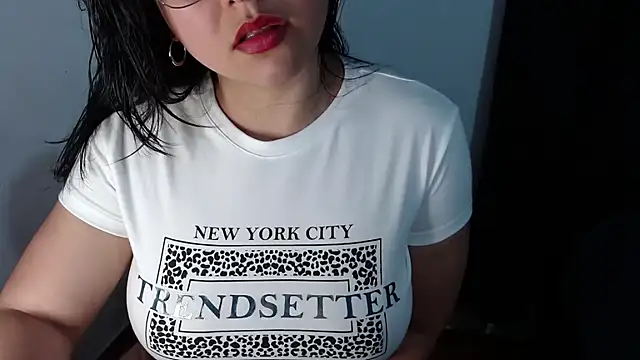 Snapshot of lizbodu chatting on 10/13/25, 12:21 lizbodu online show from 10/13/25, 12:21