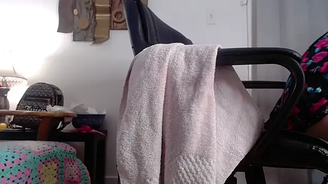 Candy-apple online show from 01/24/25, 02:18