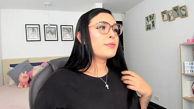 Snapshot of naty_pink chatting on 04/16/26, 03:35 naty pink online show from 04/16/26, 03:35