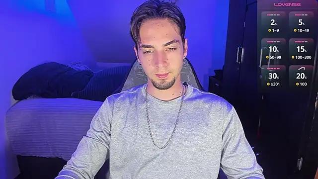 Snapshot of Alex_smith00 chatting on 12/02/25, 09:32 Alex smith00 online show from 12/02/25, 09:32