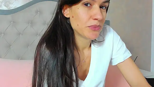 Snapshot of JennaMyers chatting on 11/18/25, 08:24 JennaMyers online show from 11/18/25, 08:24