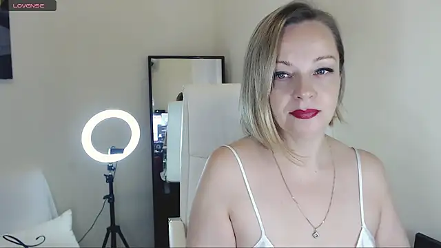 Tilly Eliot online show from 02/03/25, 04:20