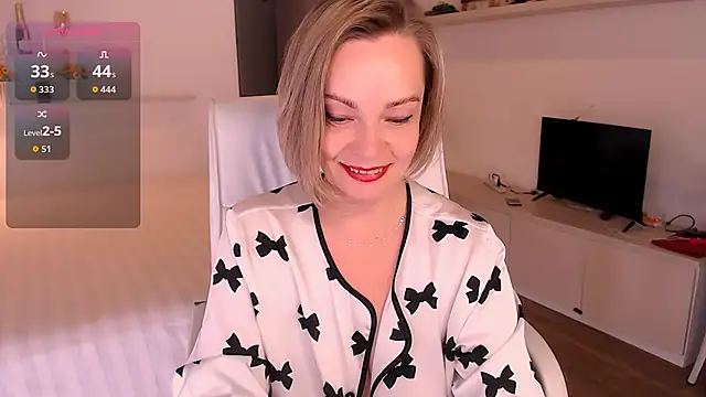 Tilly Eliot online show from 10/29/25, 07:26