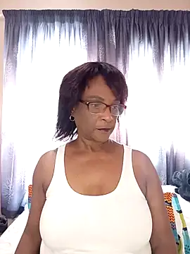 Snapshot of Hotgrannyx chatting on 04/26/26, 11:08 Hotgrannyx online show from 04/26/26, 11:08