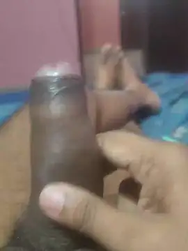 Snapshot of omar23121 chatting on 12/23/24, 02:39 omar23121 online show from 12/23/24, 02:39