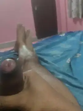 Snapshot of omar23121 chatting on 12/27/24, 04:32 omar23121 online show from 12/27/24, 04:32