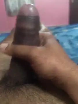 Snapshot of omar23121 chatting on 12/30/24, 10:32 omar23121 online show from 12/30/24, 10:32