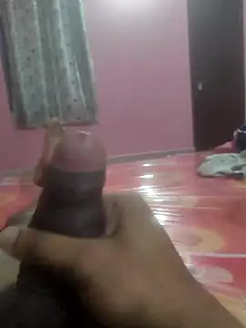 Snapshot of omar23121 chatting on 12/31/24, 11:20 omar23121 online show from 12/31/24, 11:20