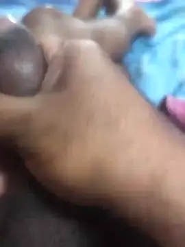 Snapshot of omar23121 chatting on 01/05/25, 12:53 omar23121 online show from 01/05/25, 12:53