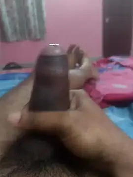 Snapshot of omar23121 chatting on 01/11/25, 07:05 omar23121 online show from 01/11/25, 07:05