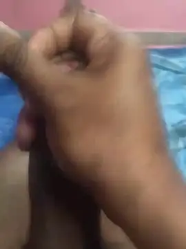 Snapshot of omar23121 chatting on 01/14/25, 05:23 omar23121 online show from 01/14/25, 05:23