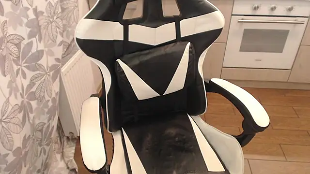 Mandarin4ks online show from 10/12/25, 10:09