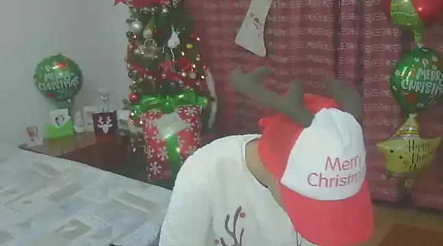 Snapshot of hotSANDRA_STARR chatting on 12/15/24, 07:31 hotSANDRA STARR online show from 12/15/24, 07:31