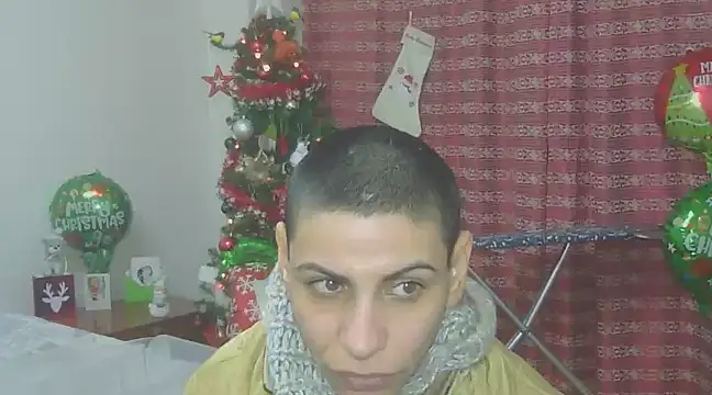 Snapshot of hotSANDRA_STARR chatting on 12/18/24, 01:37 hotSANDRA STARR online show from 12/18/24, 01:37