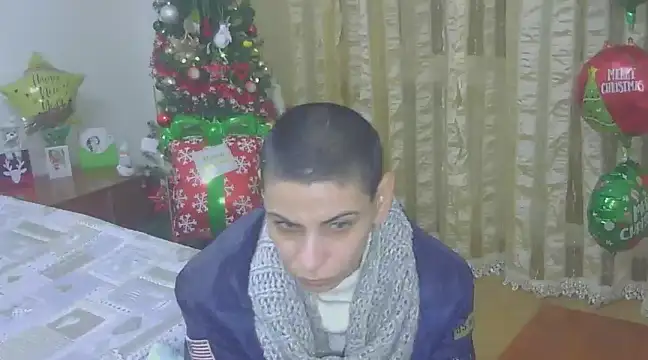 Snapshot of hotSANDRA_STARR chatting on 12/18/24, 08:36 hotSANDRA STARR online show from 12/18/24, 08:36