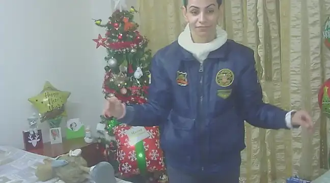 Snapshot of hotSANDRA_STARR chatting on 12/19/24, 11:25 hotSANDRA STARR online show from 12/19/24, 11:25