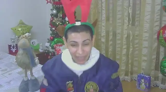 Snapshot of hotSANDRA_STARR chatting on 12/20/24, 05:36 hotSANDRA STARR online show from 12/20/24, 05:36