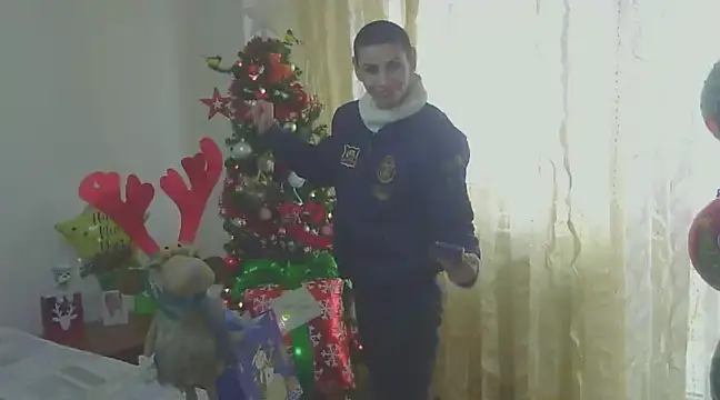 Snapshot of hotSANDRA_STARR chatting on 12/20/24, 08:38 hotSANDRA STARR online show from 12/20/24, 08:38