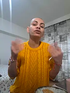 Snapshot of hotSANDRA_STARR chatting on 03/10/25, 03:52 hotSANDRA STARR online show from 03/10/25, 03:52