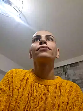 Snapshot of hotSANDRA_STARR chatting on 03/17/25, 07:58 hotSANDRA STARR online show from 03/17/25, 07:58