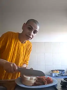 Snapshot of hotSANDRA_STARR chatting on 03/18/25, 05:09 hotSANDRA STARR online show from 03/18/25, 05:09