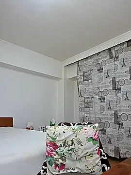 Snapshot of hotSANDRA_STARR chatting on 10/09/25, 06:06 hotSANDRA STARR online show from 10/09/25, 06:06