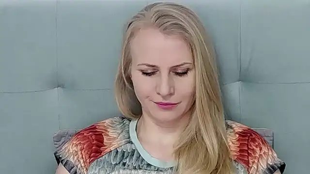 K  Adrienne online show from 03/02/25, 06:05