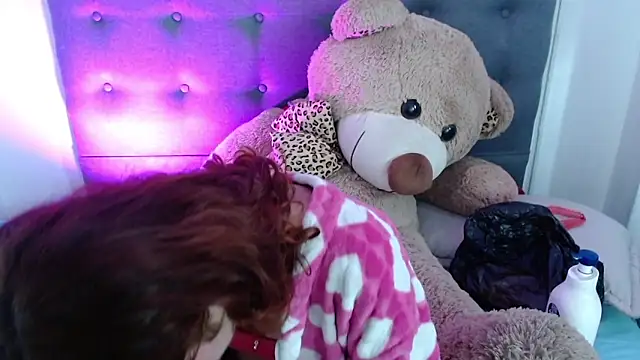 sarah lovesu online show from 03/15/25, 07:48