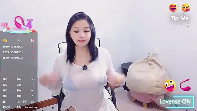 small Eva online show from 12/19/25, 02:57