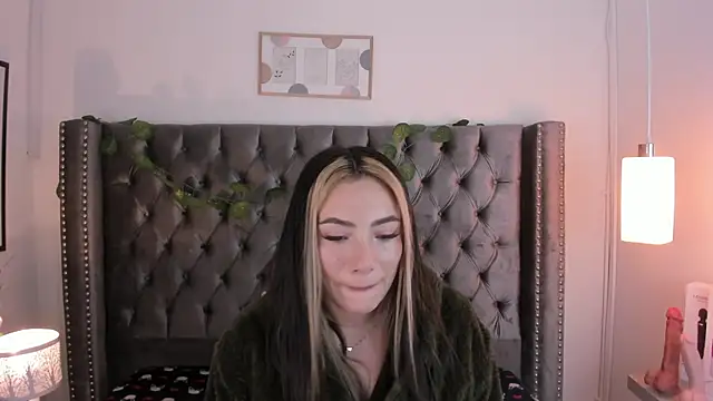 Snapshot of Kim_Blane chatting on 02/01/25, 03:30 Kim Blane online show from 02/01/25, 03:30