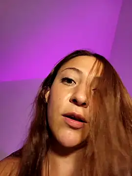 VickyHoult online show from 03/02/25, 12:20