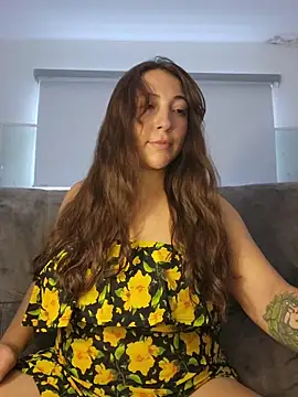 VickyHoult online show from 12/17/25, 08:04